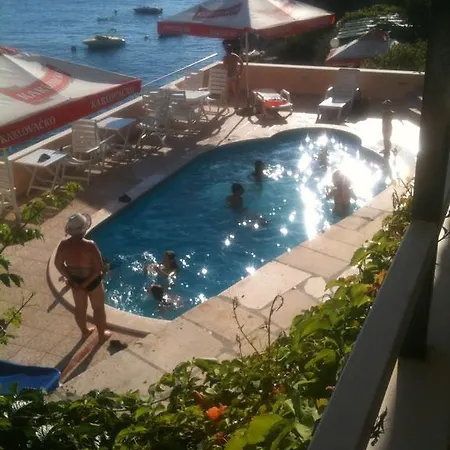 Tepli Bok * Primošten