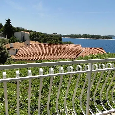 Tepli Bok Apartment Primošten