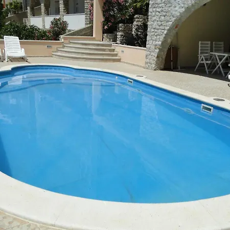 Tepli Bok Apartman Primošten