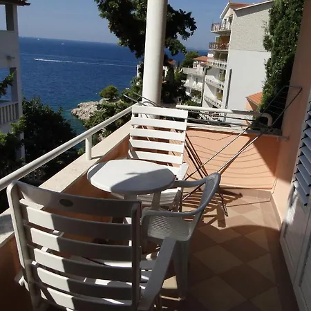 Tepli Bok Apartman Primošten