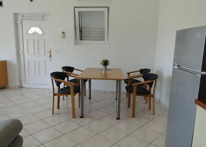 Apartment Tepli Bok Primosten