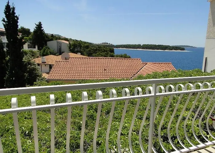 Tepli Bok Apartment Primosten