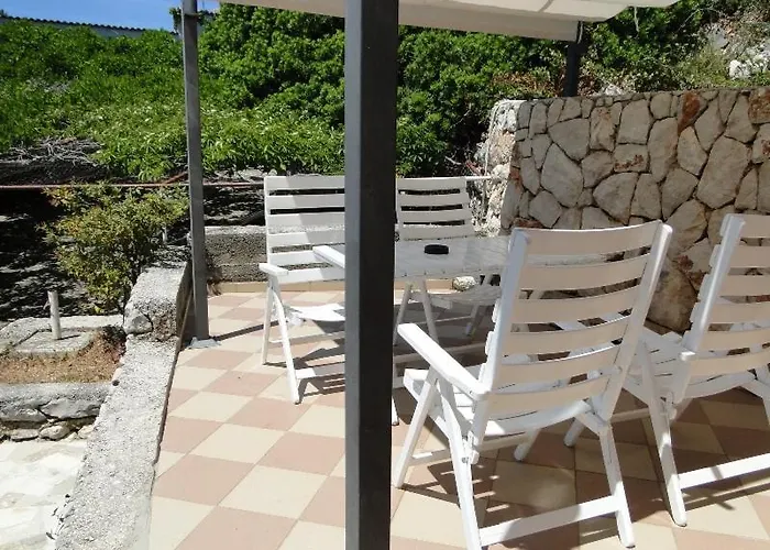 Tepli Bok Apartment Primosten