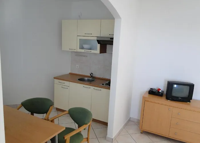 Tepli Bok Apartment Primosten